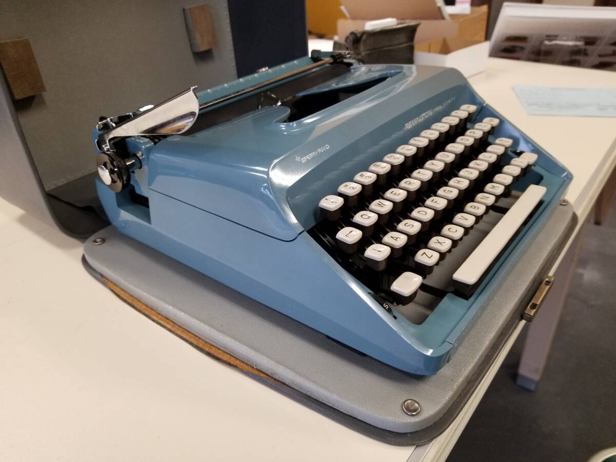 1970’s Remington 1040 Portable Typewriter For Sale 375 Bremerton